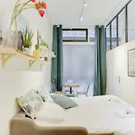 Design Apartment for 4 people between Louvre&Opera